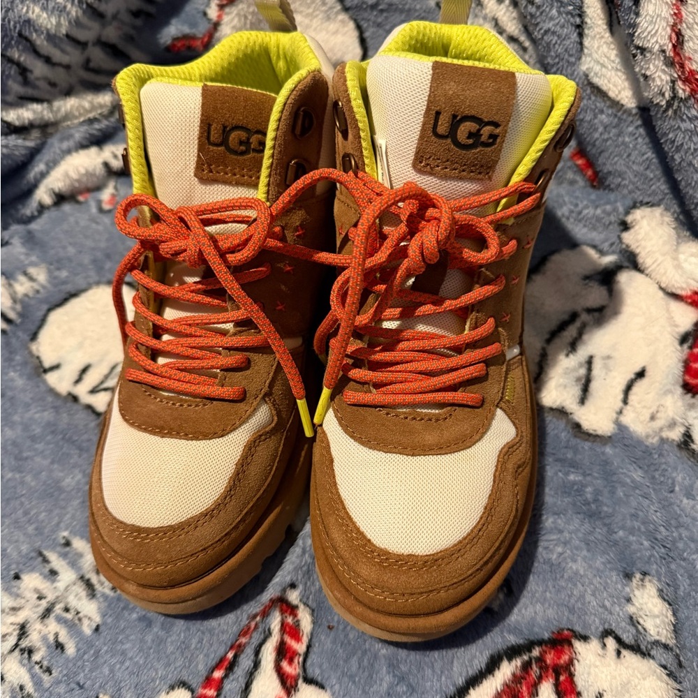 UGG Highland Hi Heritage sneakers in the chestnut.
